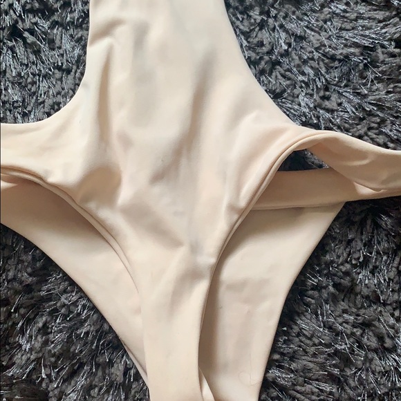 Stone fox swim one piece - Picture 2 of 3